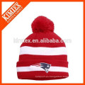 Gorro rayado de punto de invierno cuffed con pom